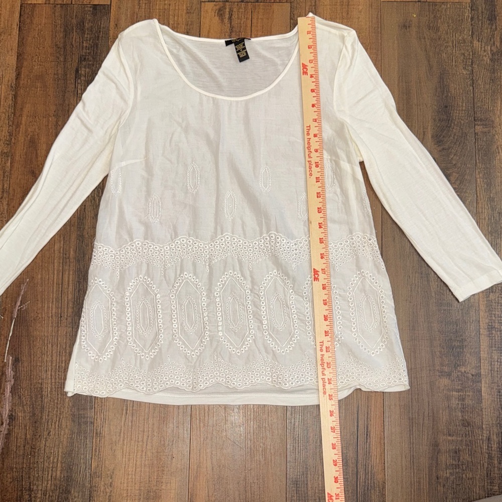Cupio White Long-Sleeve Eyelet Embroidered Top - Picture 9 of 13